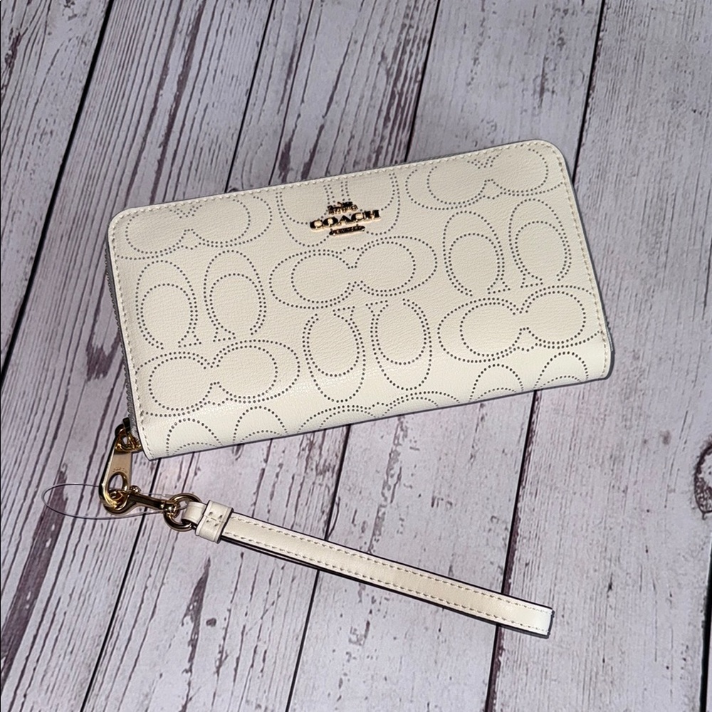 Coach Cream Wristlet Wallet